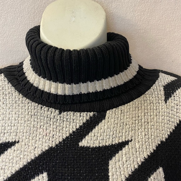 Vintage 80’s Delia McKain Houndstooth Turtle Neck - Picture 3 of 7
